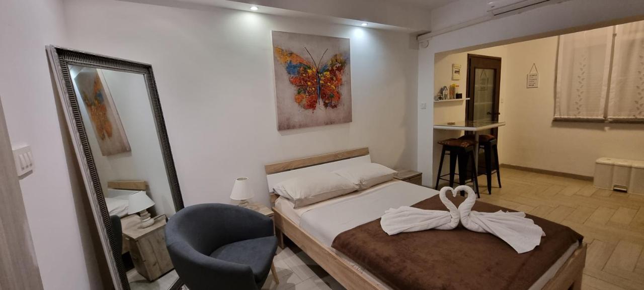 Apartmani Tatic Stinjan Exterior photo