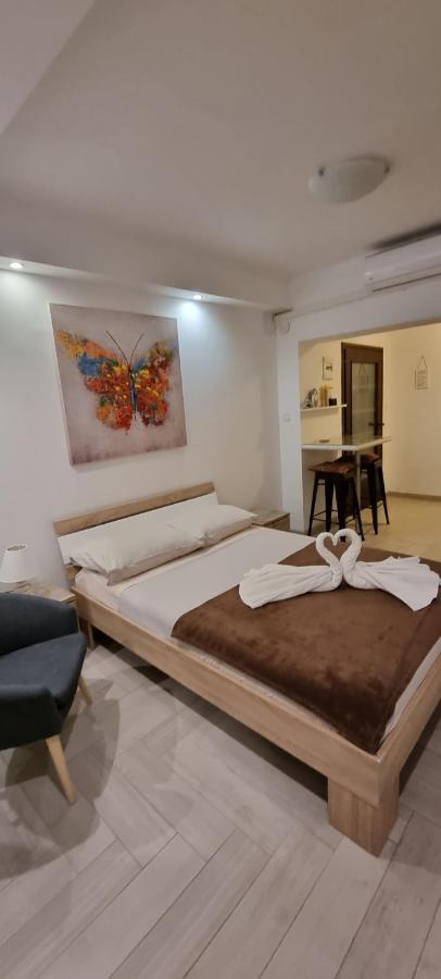 Apartmani Tatic Stinjan Exterior photo