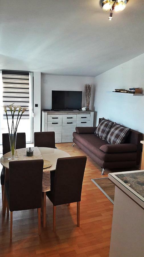 Apartmani Tatic Stinjan Exterior photo