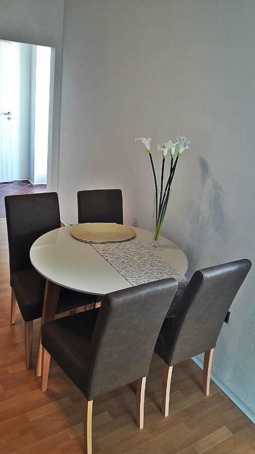 Apartmani Tatic Stinjan Exterior photo